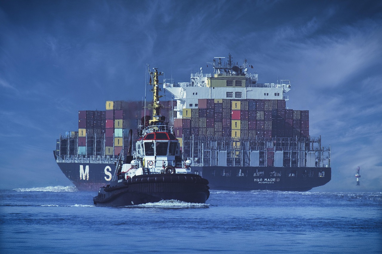 global logistics container ship